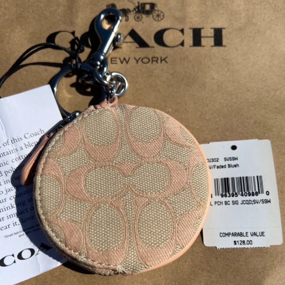 Coach Circular Coin Pouch In Signature Jacquard NWT - Picture 4 of 6